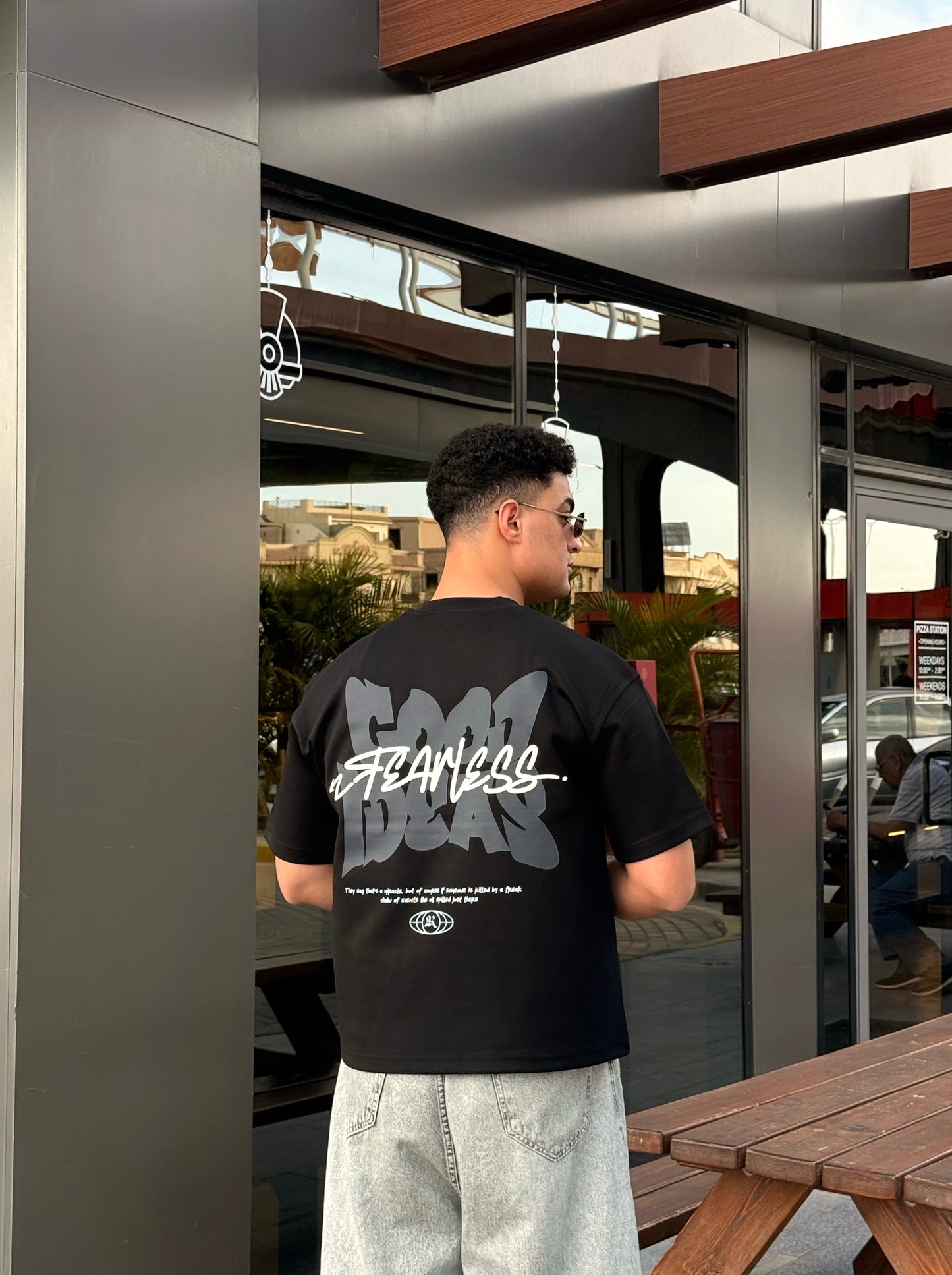 BLACK FEARLESS BOX-FIT TEE