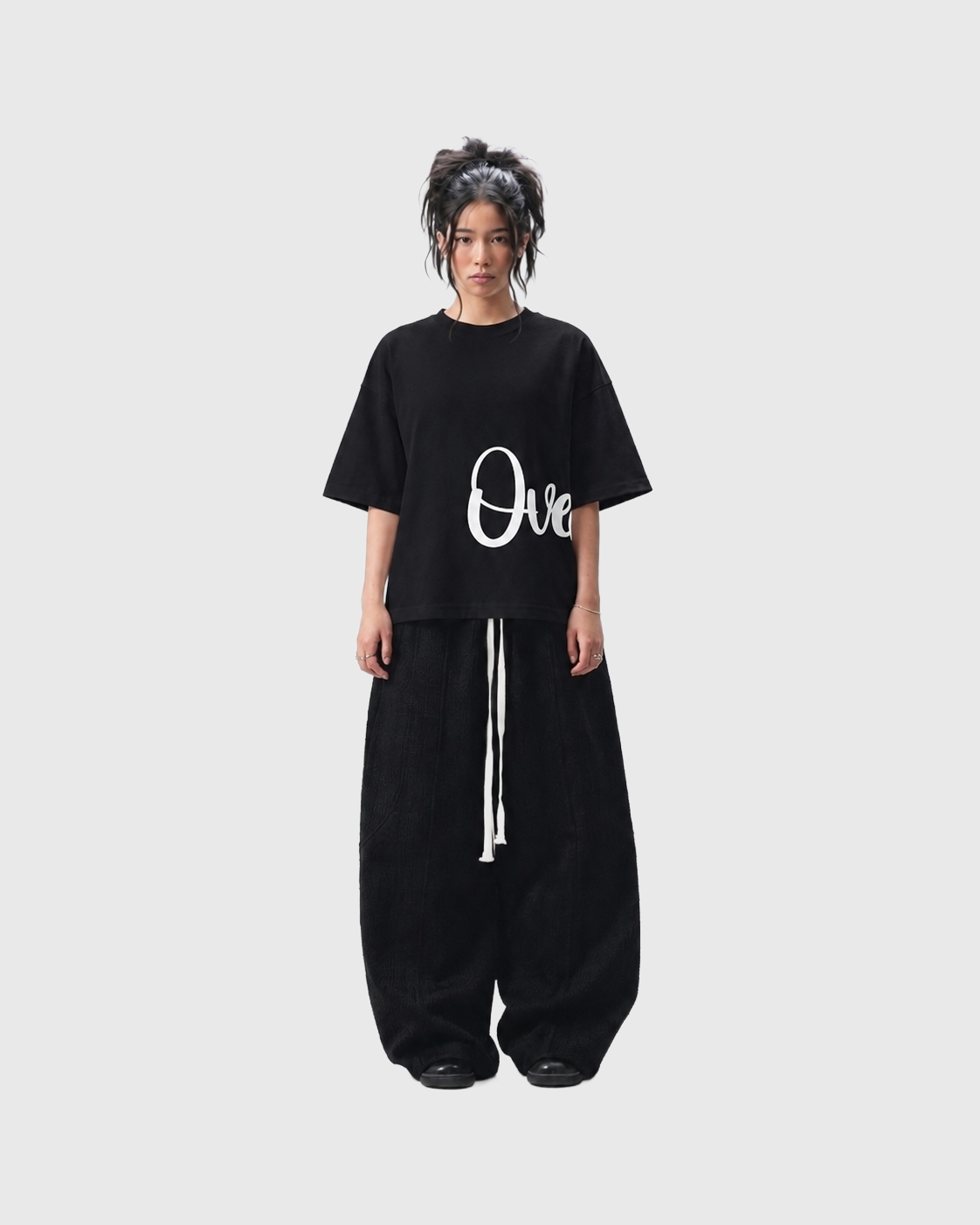 BLACK OVERSELF BOX-FIT TEE