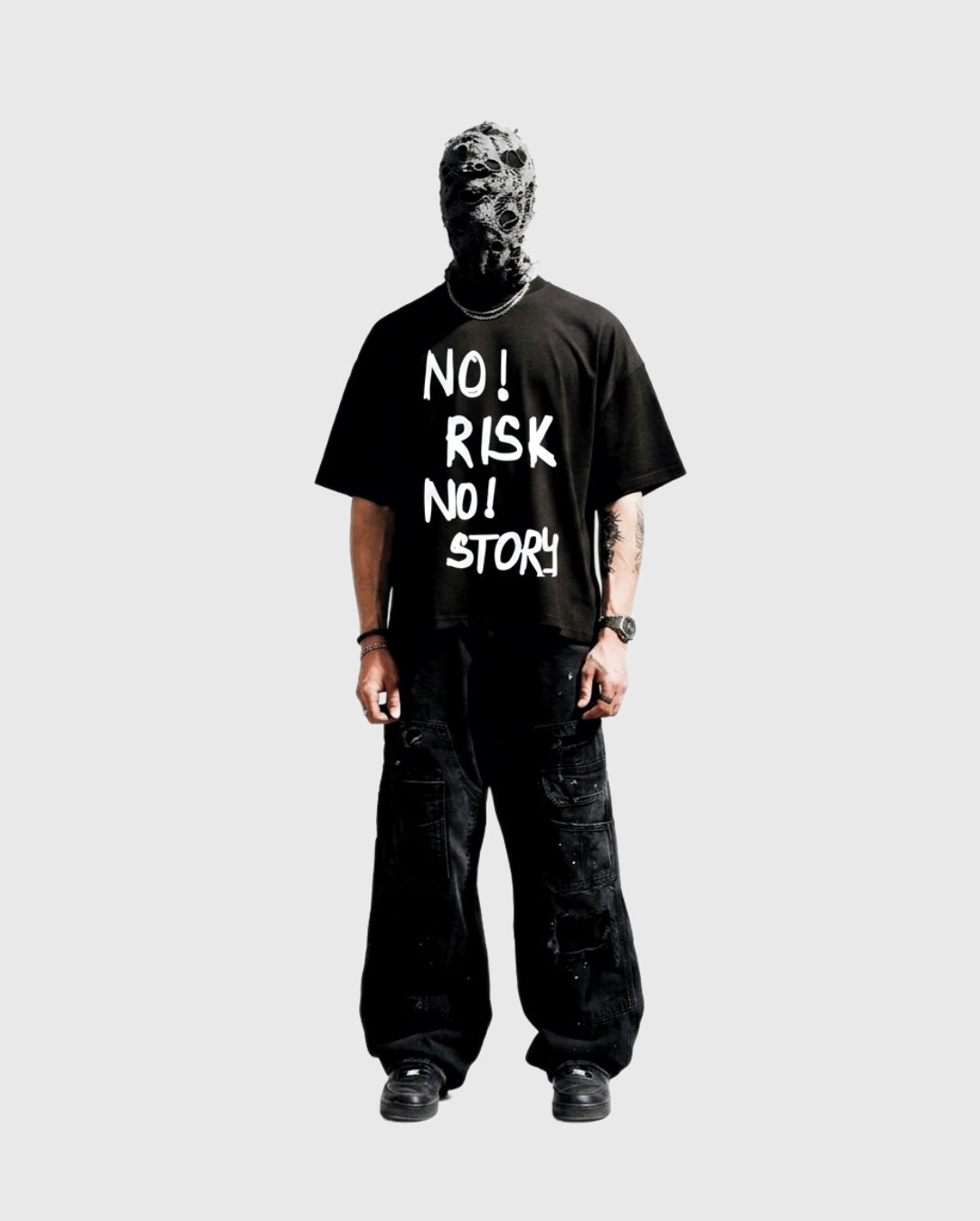 BLACK RISKY BOX-FIT TEE