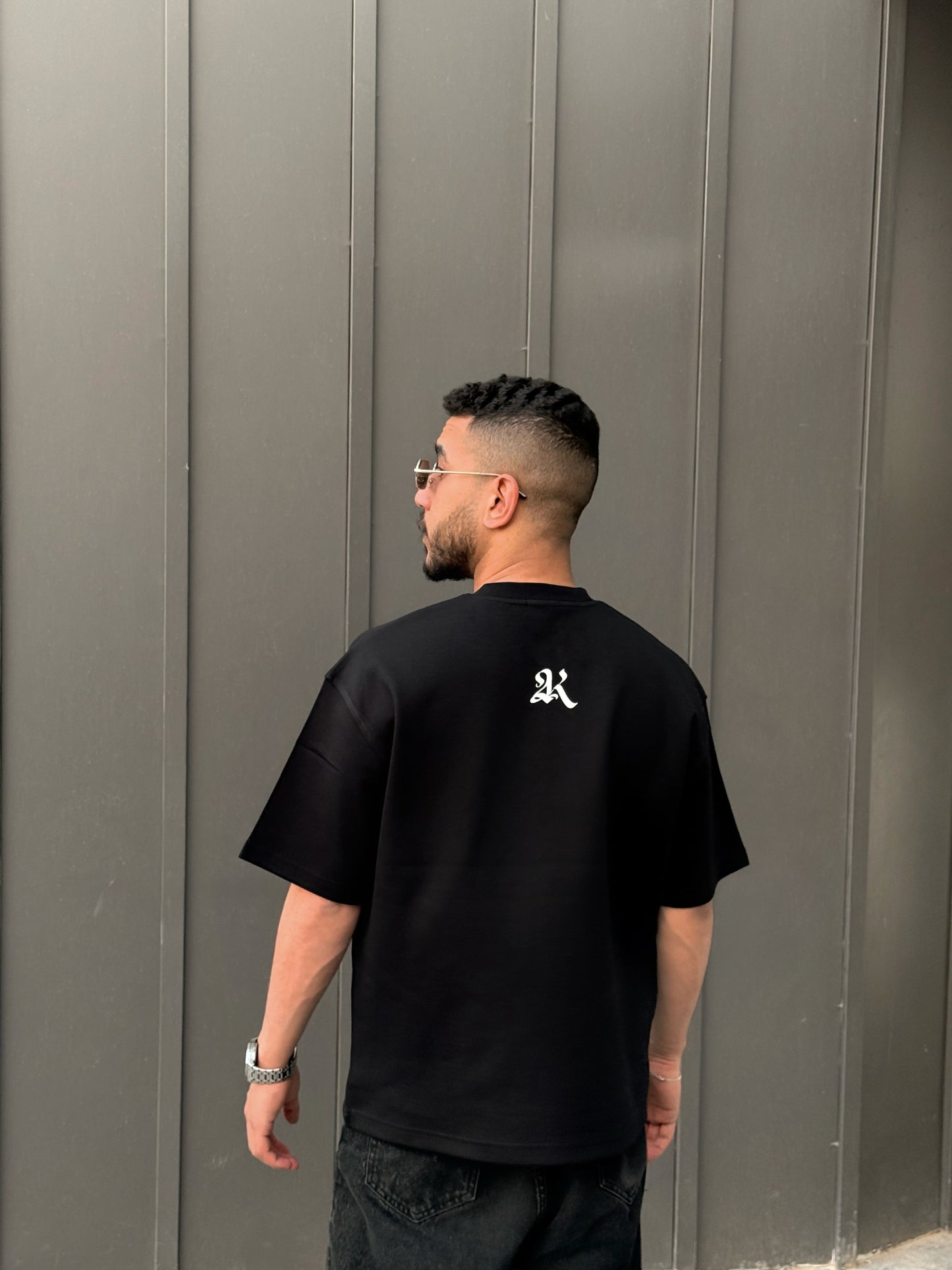 BLACK RISKY BOX-FIT TEE