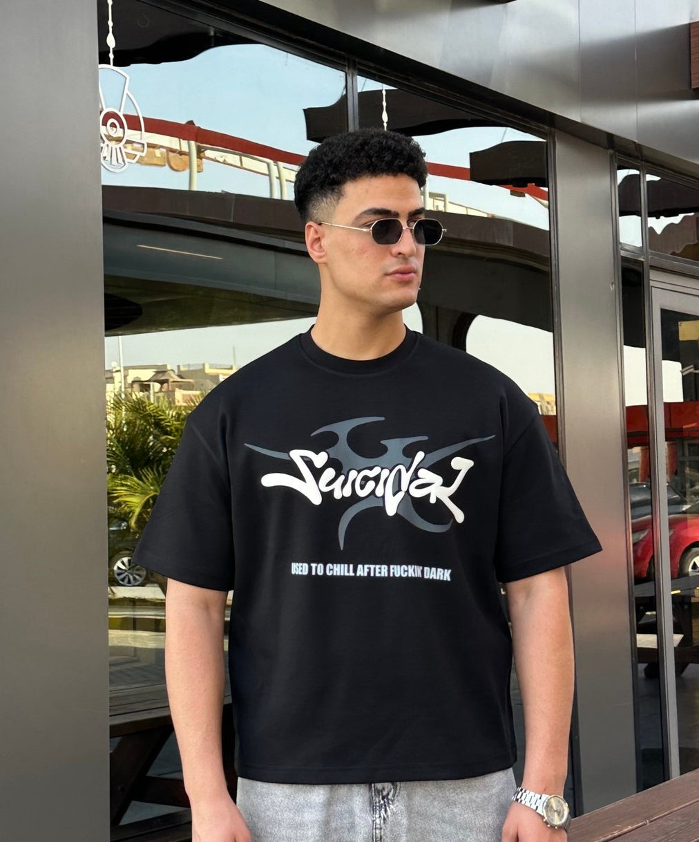BLACK SURVIVOR BOX-FIT TEE